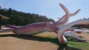 石川県能登町「イカの駅つくモール」にある巨大イカを見てきました